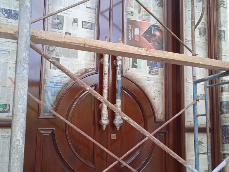 pintu kayu merbau melamik jakarta