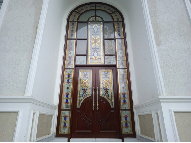 pintu utama kupu tarung merbau jakarta